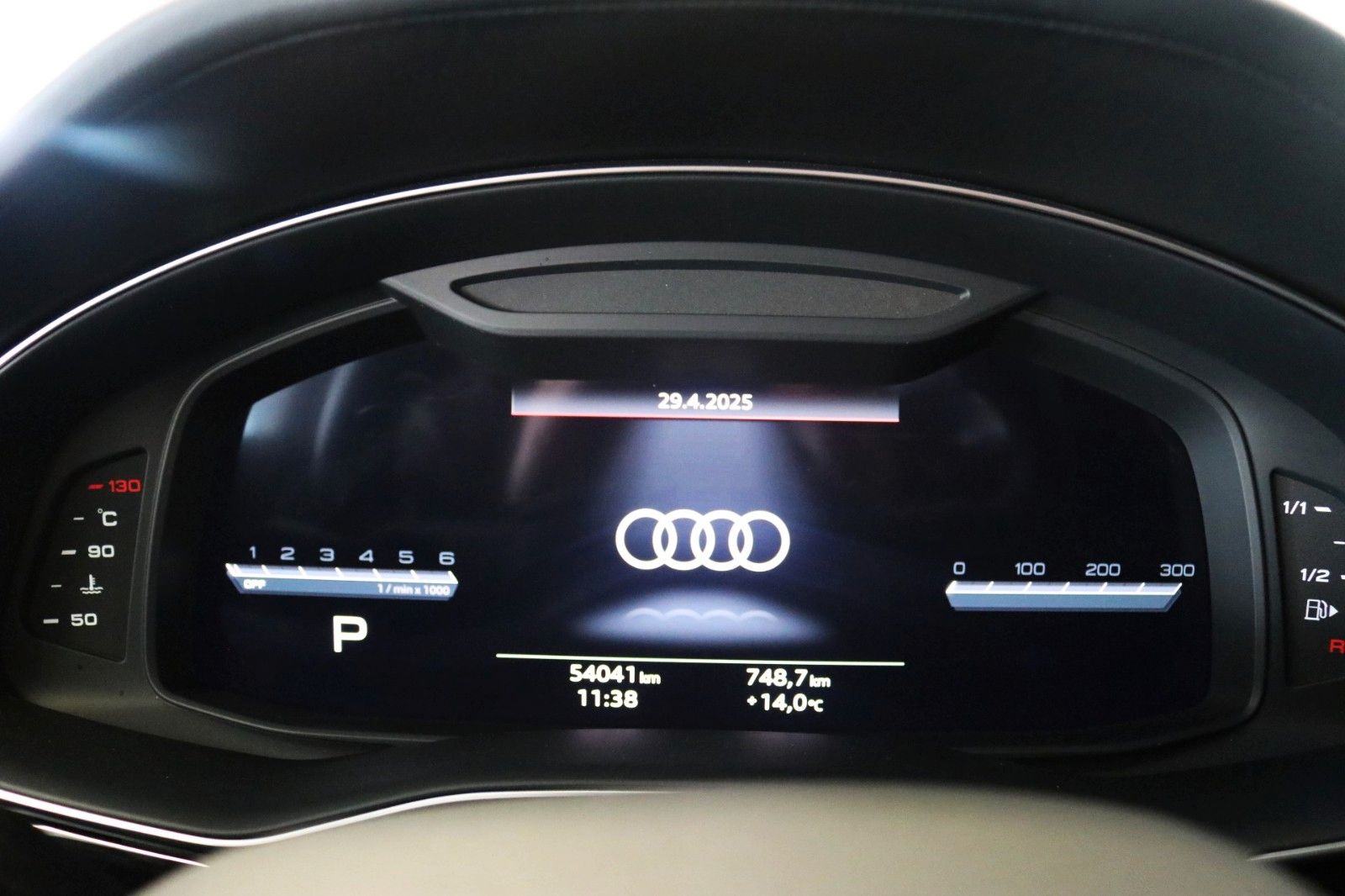 Audi Q7 50 TDI competition plus Laser HUD 7-Sitzer