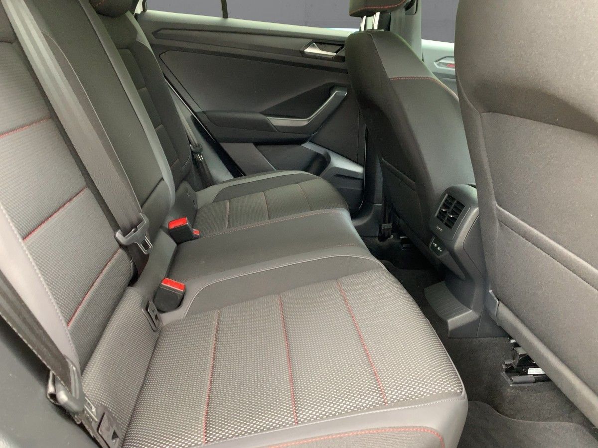 Volkswagen T-Roc 2.0 TSI 4M DSG R-LINE - Samsaru's Car Outlet