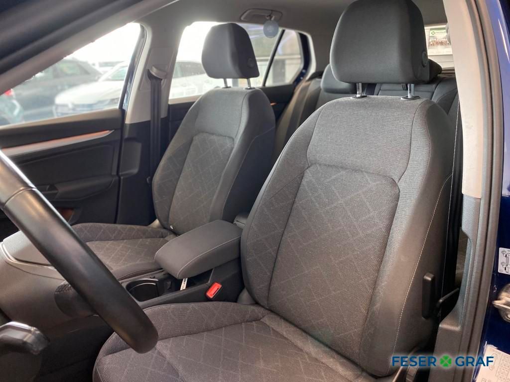 Volkswagen Golf VIII 1.5 TSI Life - Samsaru's Car Outlet