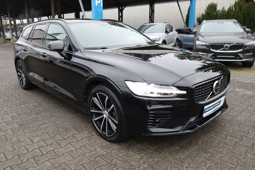 Volvo V60 T8 AWD Recharge Plus Dark|AHK|PANO|NAVI|SHZ