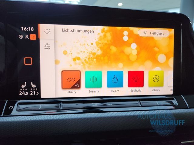 Volkswagen Golf VIII 1.5 TSi Active - Samsaru's Car Outlet
