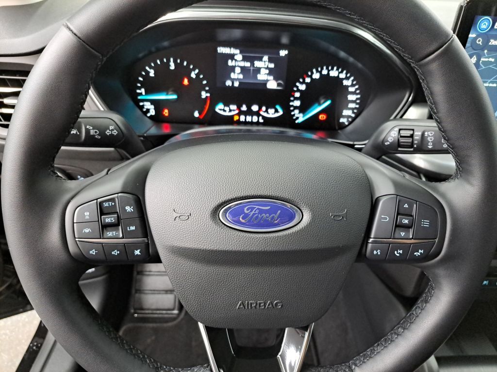 Ford Focus Turnier 1.5 Aut. TITANIUM NAVI RFK LED SH