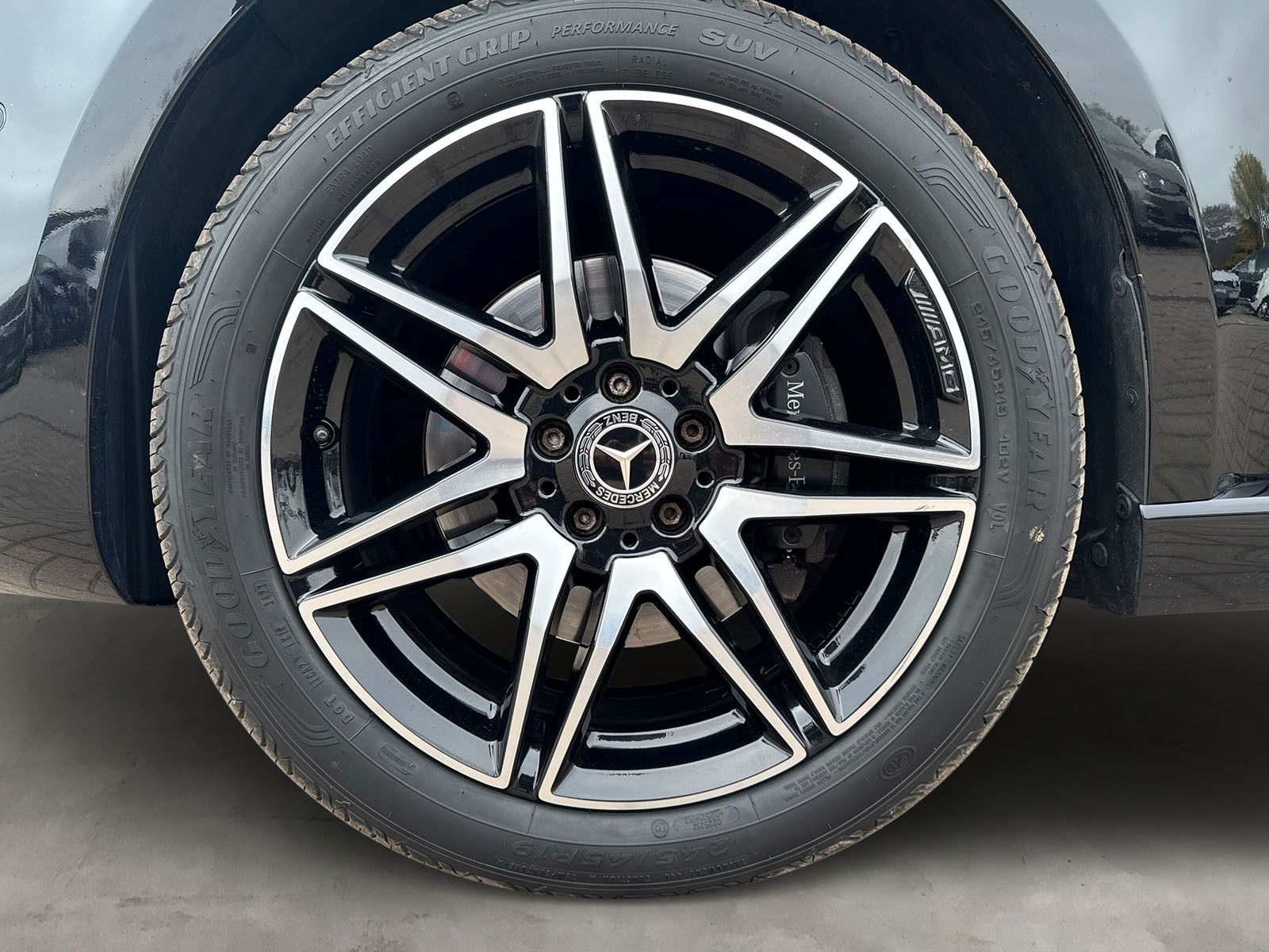 Mercedes-Benz V 250 AMG-Line - Samsaru's Car Outlet