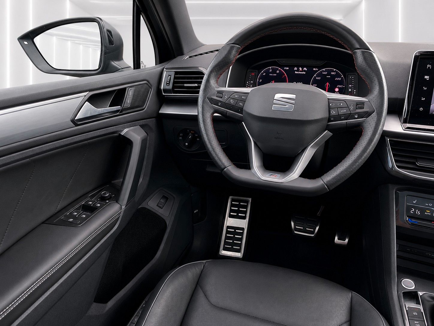 Seat Tarraco FR 4Drive*Pano-Dach*AHK*Leder*Drive*Cam.