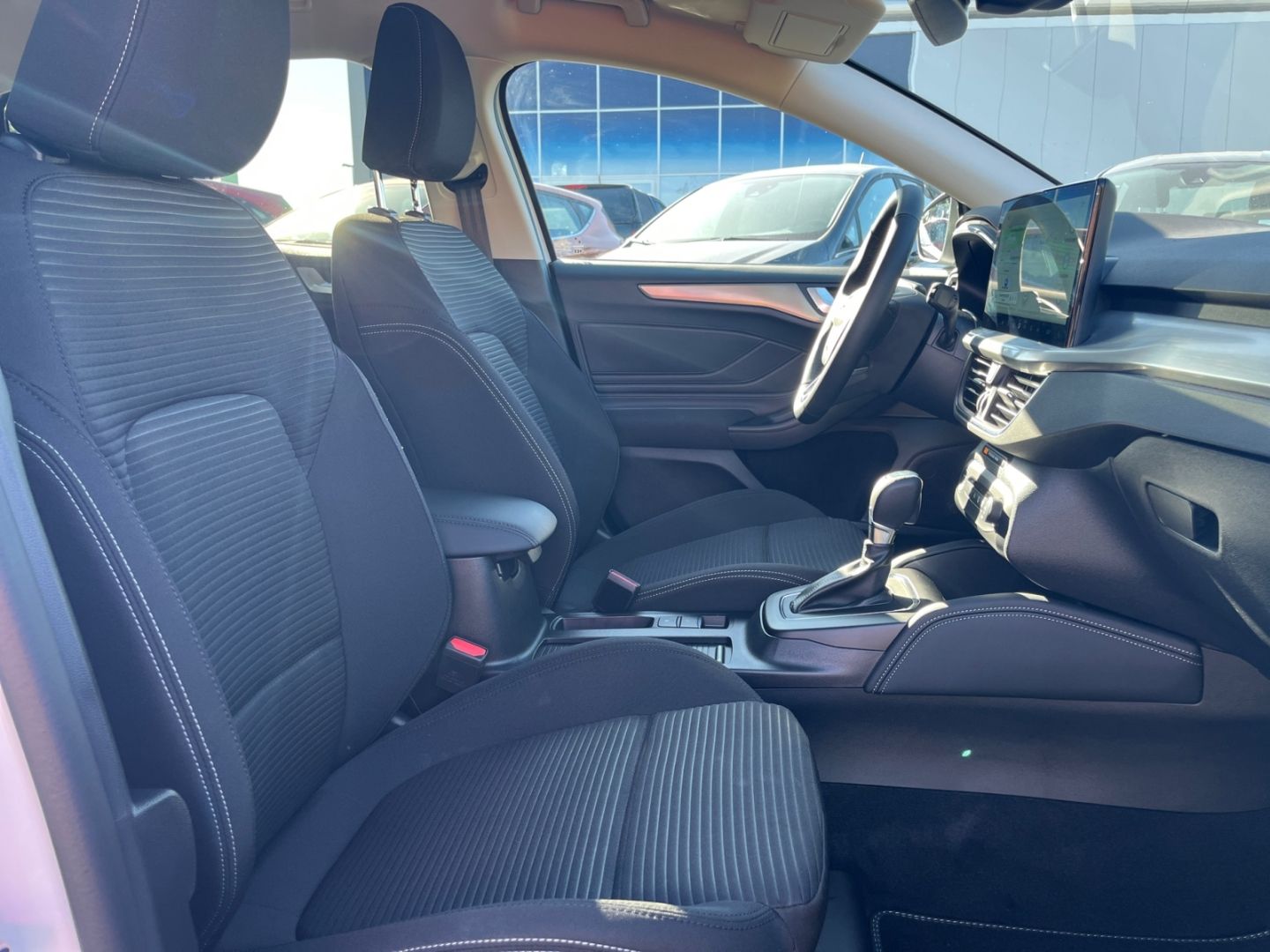 Ford Focus Turnier Titanium X Ganzj.-Reifen Winterpak