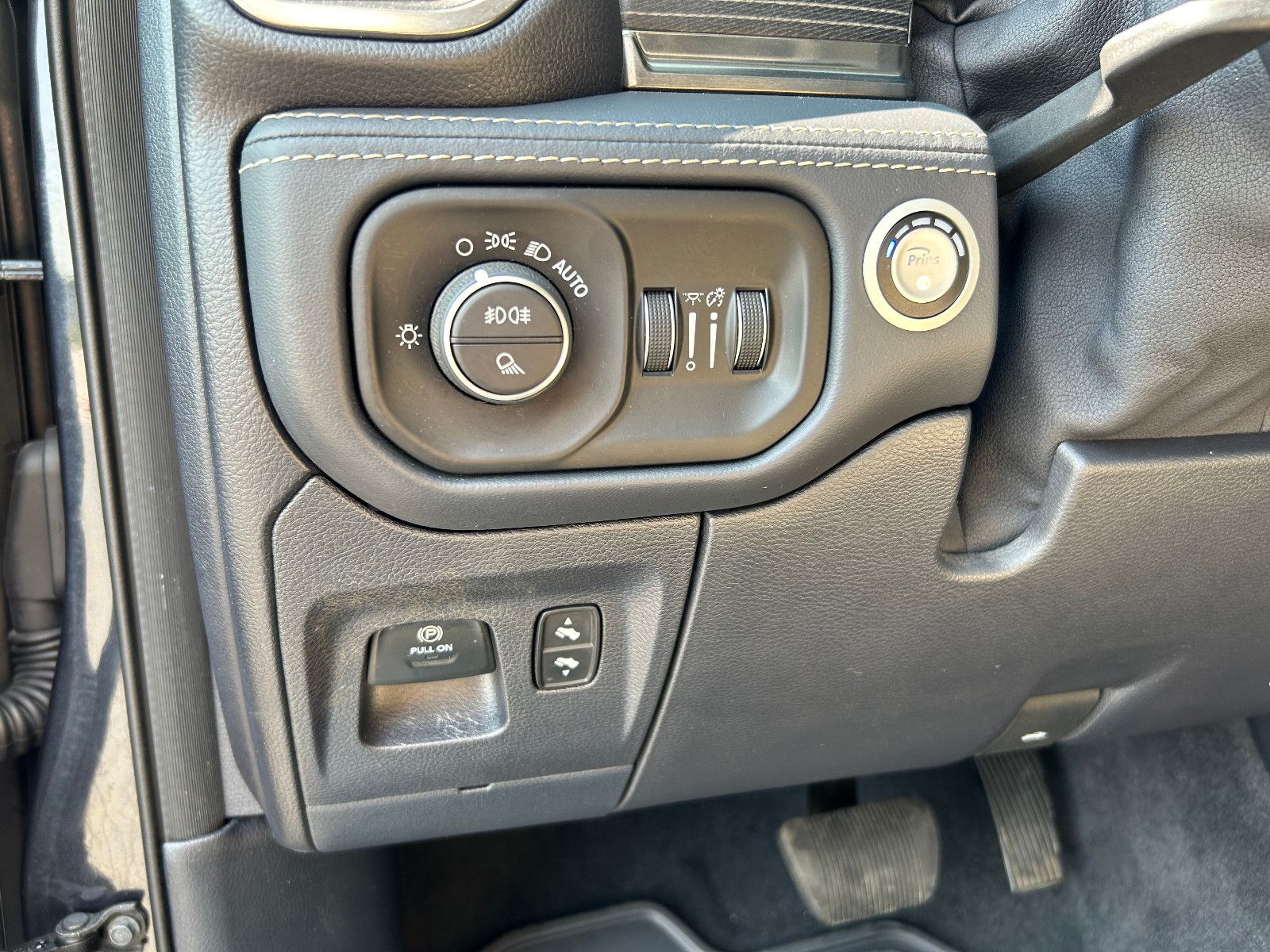 Dodge RAM 1500 Limited *LUFT*LPG*ACC*360*PANO*DE*