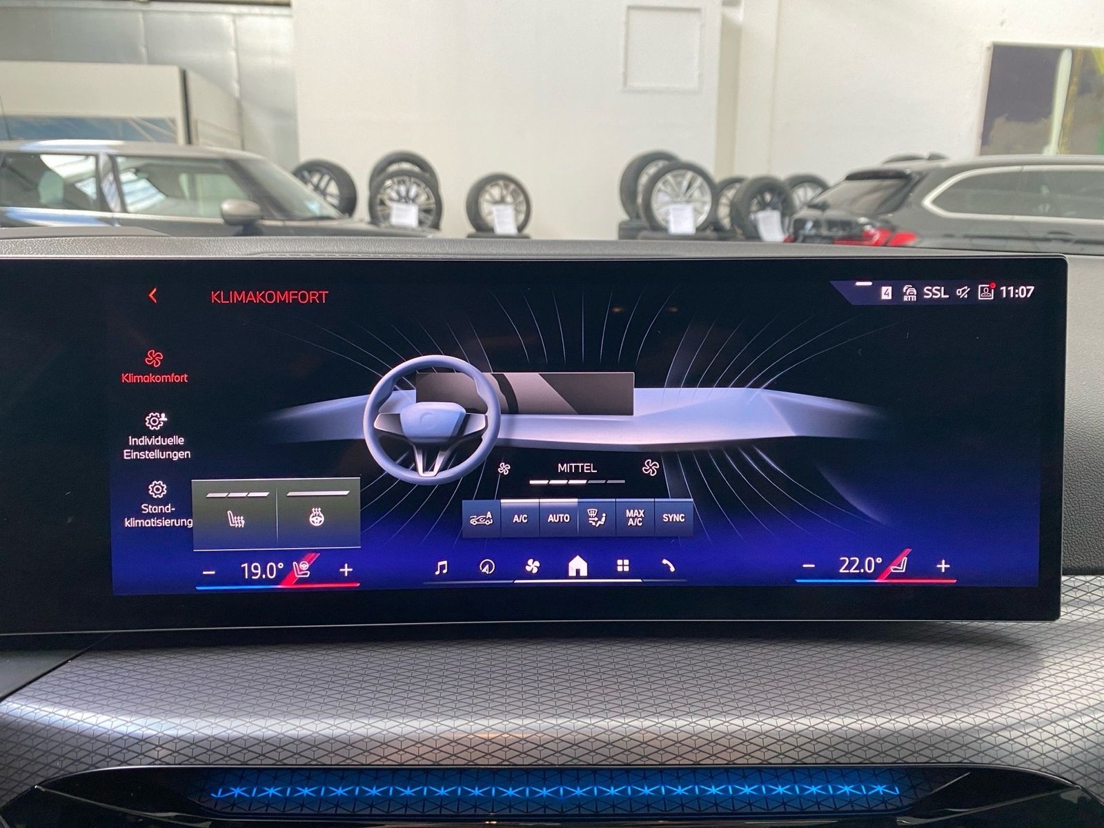 BMW 330e xDrive Touring M Sport HUD DA Pro Pano AHK