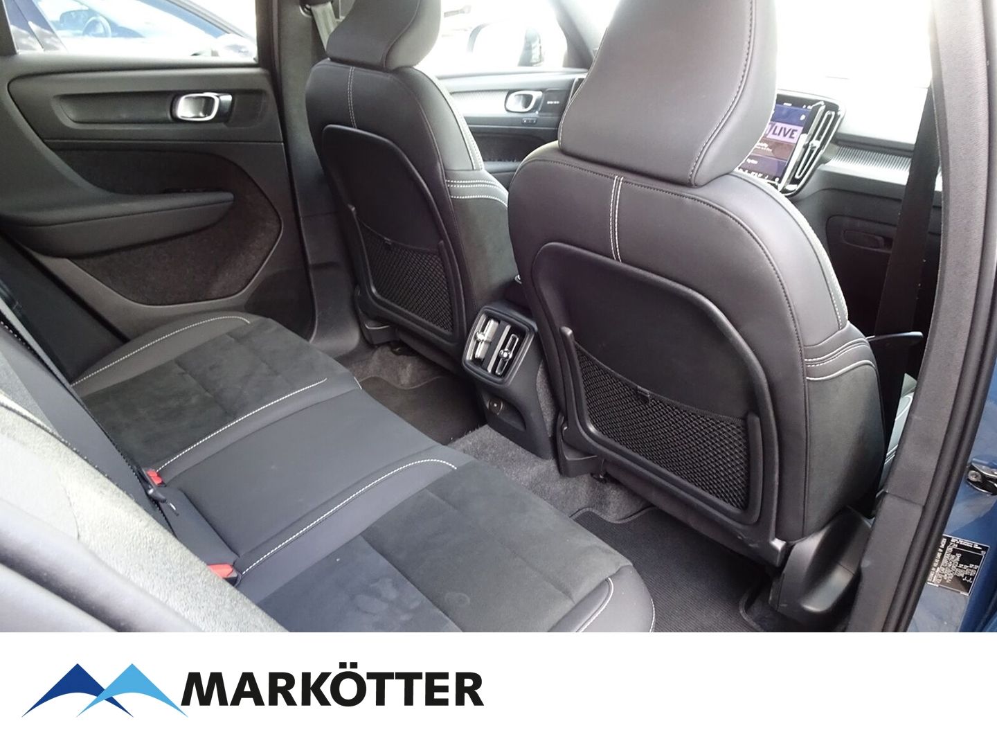 Volvo XC40 B3 Plus Dark - Samsaru's Car Outlet