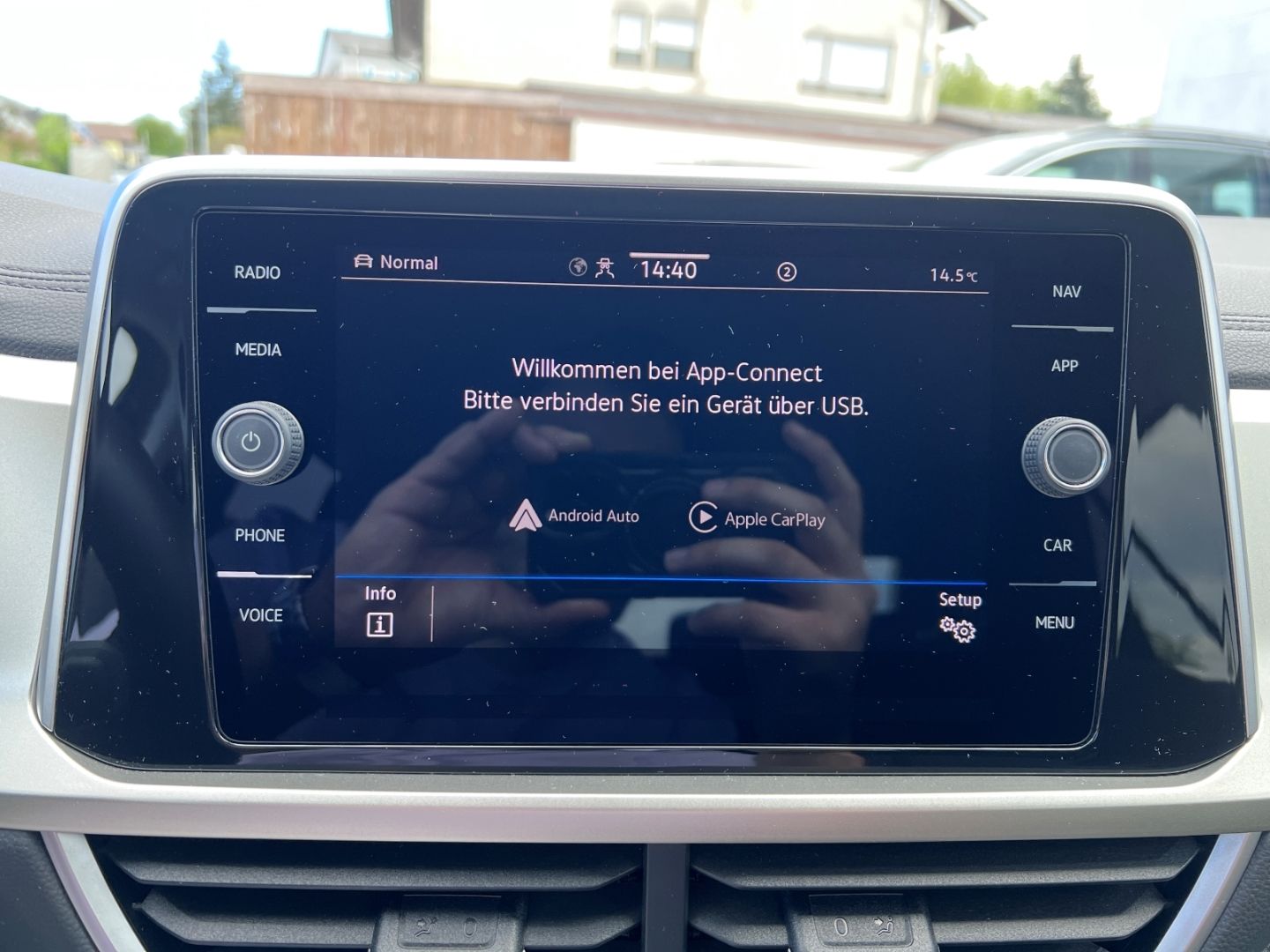 Volkswagen T-Roc 1.0TSI Move - Samsaru's Car Outlet