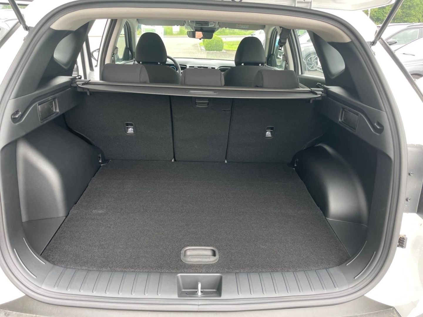 Hyundai Tucson Select Hybrid 2WD - Samsaru's Car Outlet