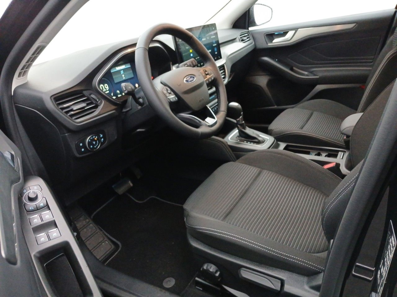 Ford Focus Turnier Titanium X NAVI* RFK* SHZ* KLIMA*