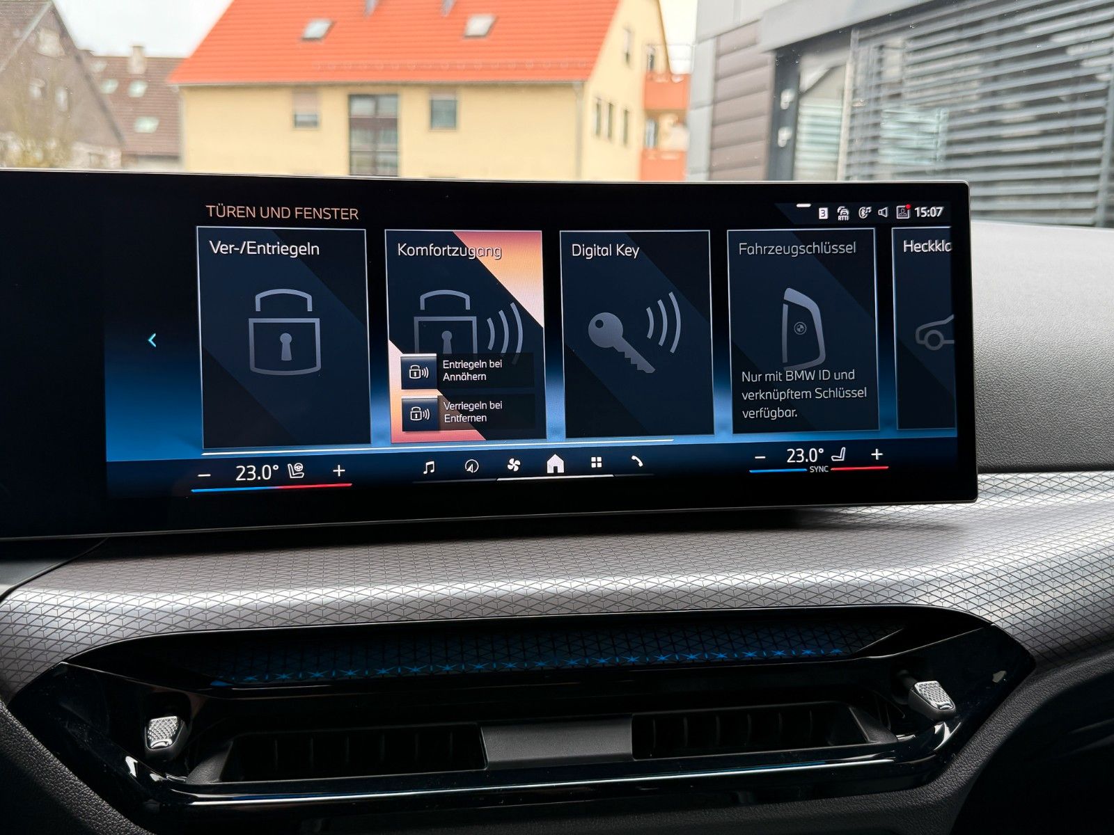 BMW 320d xD M Sport HuD AHK hifi StHzg 360° memory