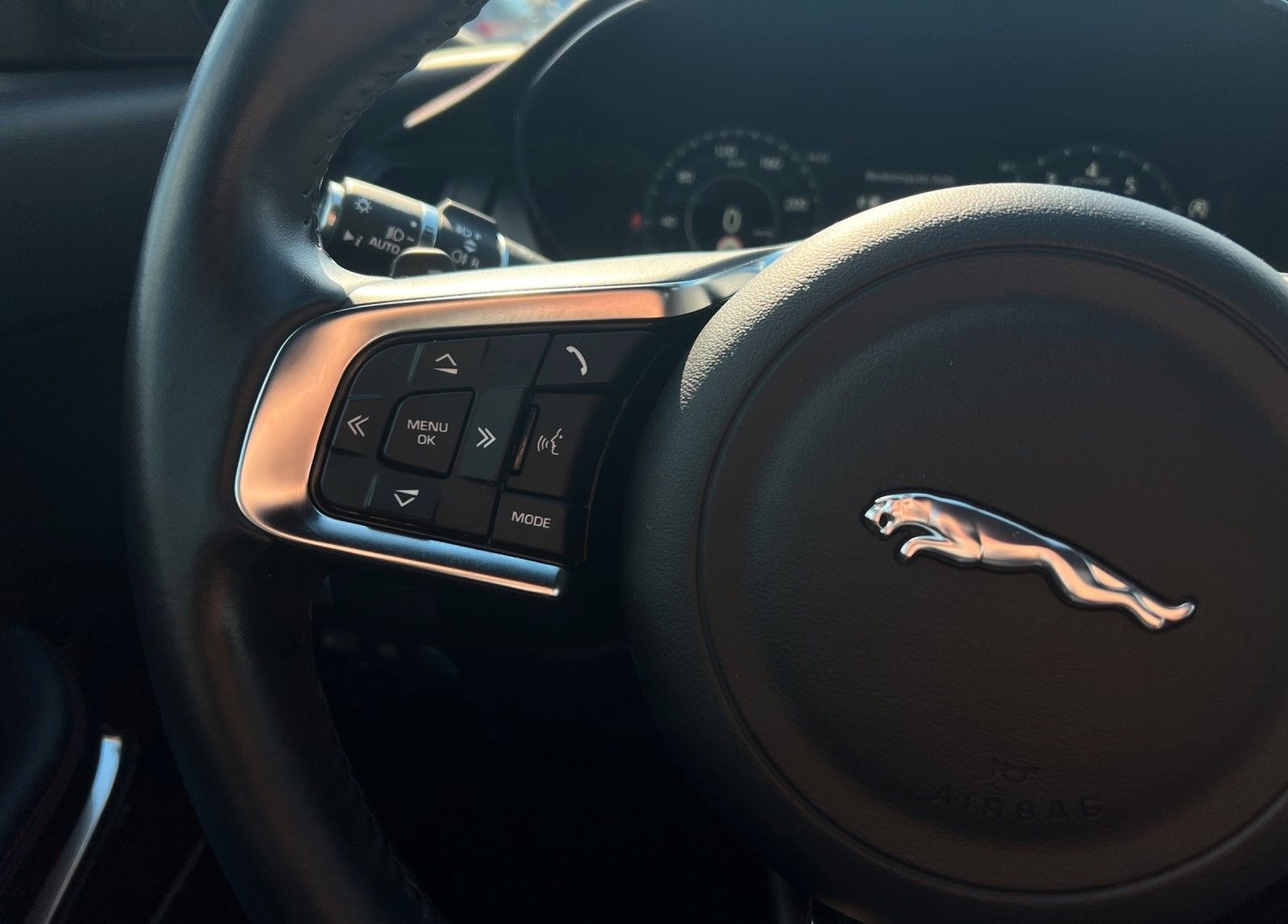 Jaguar E-Pace P250 CHEQUERED FLAG 4WD Autom.