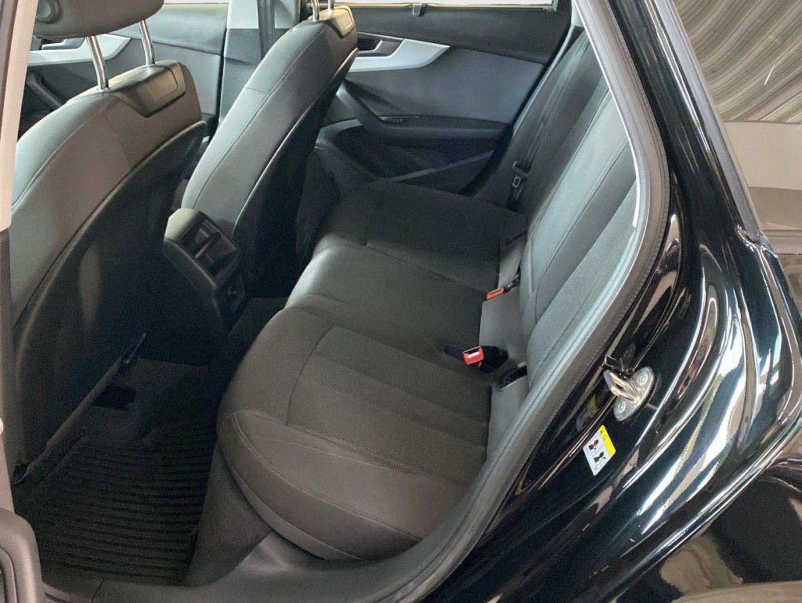 Audi A4 Avant 35 TFSI - Samsaru's Car Outlet