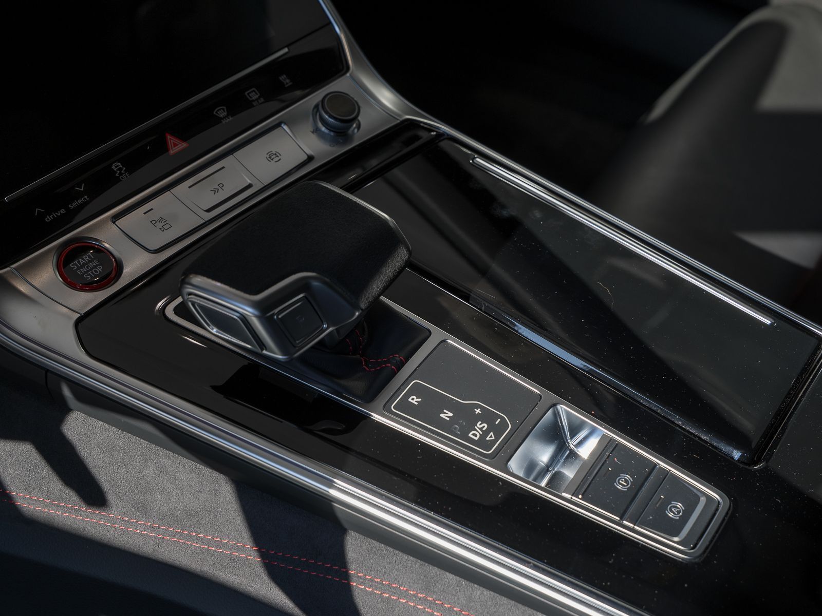 Audi RS6 Avant TFSI Q PERFORMANCE 360° HD-MATRIX BuO