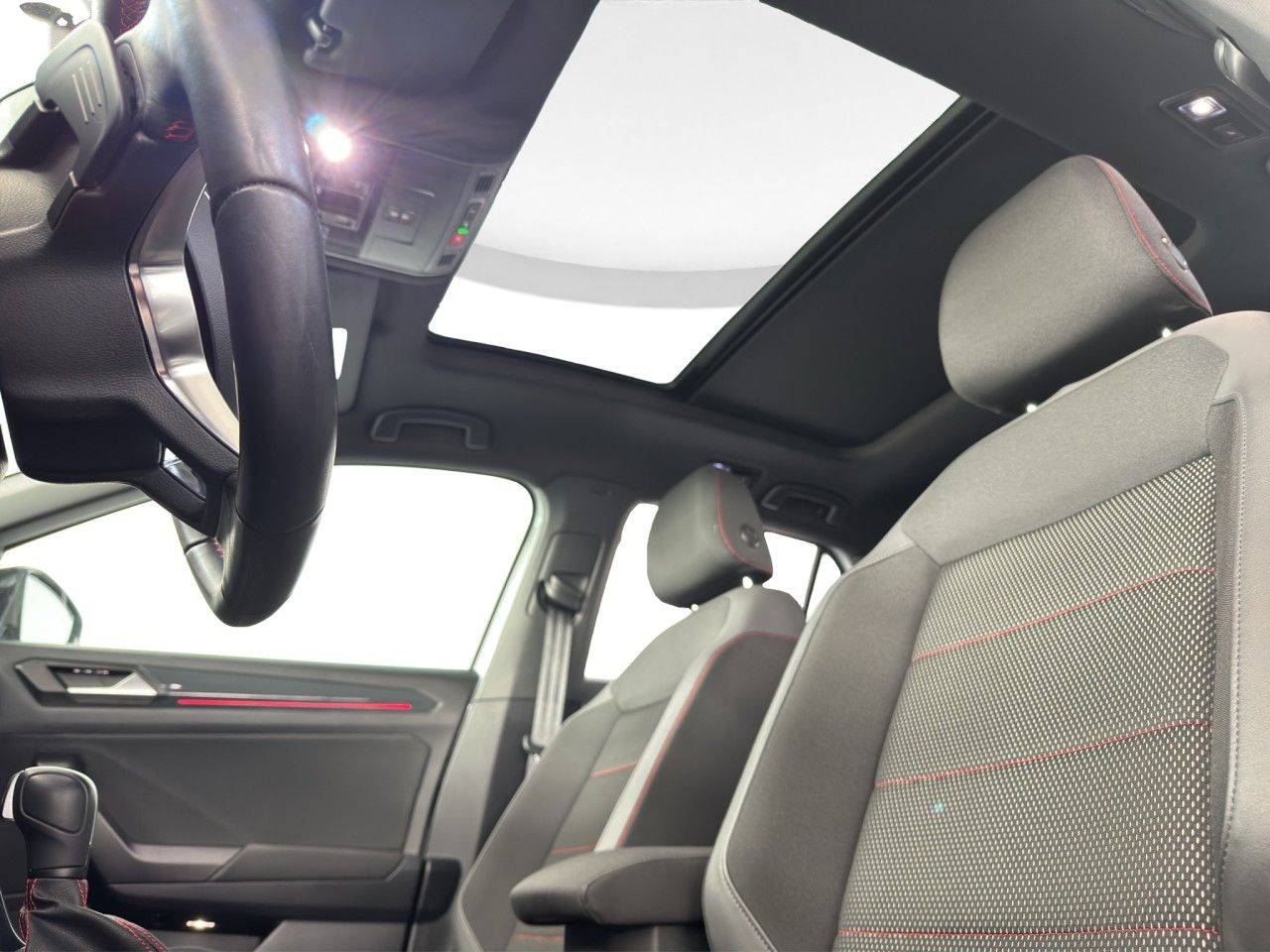 Volkswagen T-Roc 2.0 TSI DSG 4Motion sport - Samsaru's Car Outlet