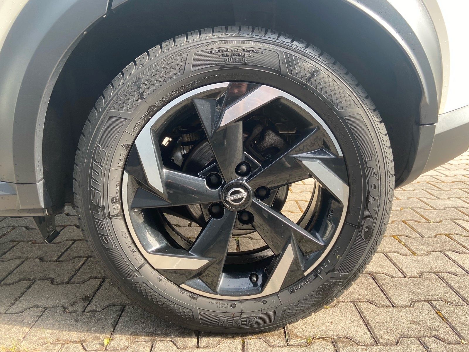 Nissan Juke Hybrid N-Connecta - Samsaru's Car Outlet