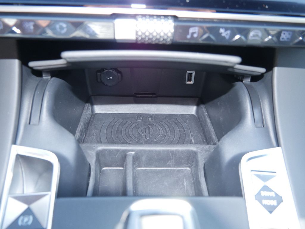 DS Automobiles DS 7 Crossback E-Tense Rivoli 4x4 AKTIVSITZE LED