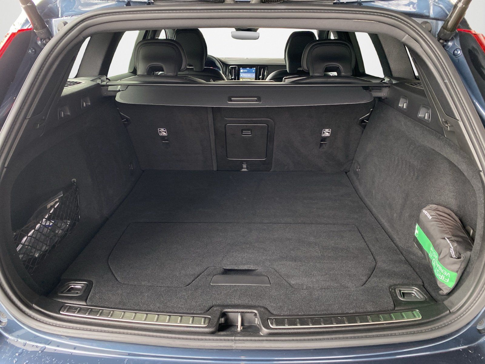 Volvo V60 Kombi T8 Twin Engine AWD*AHK*4xSHZ*WiPa*