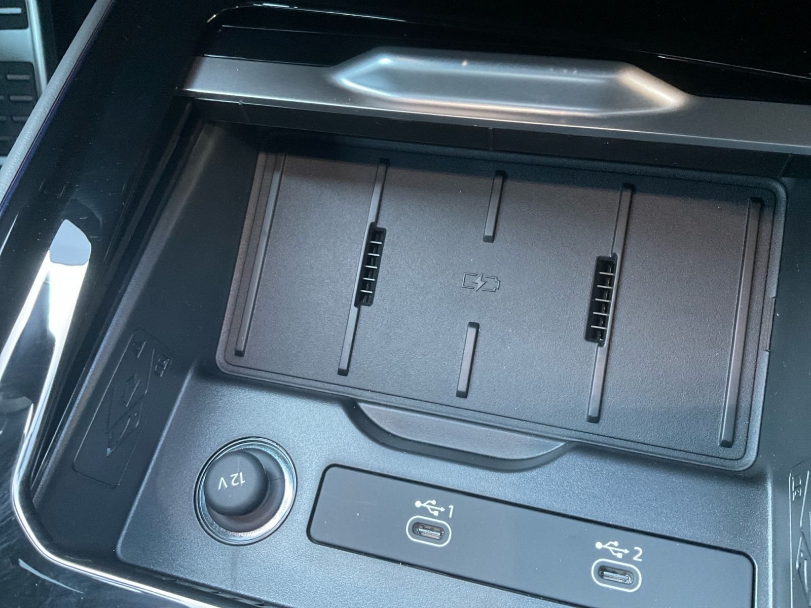 Audi Q3 SUV e-hybrid 2x S line MATRIX AHK HUD SONOS
