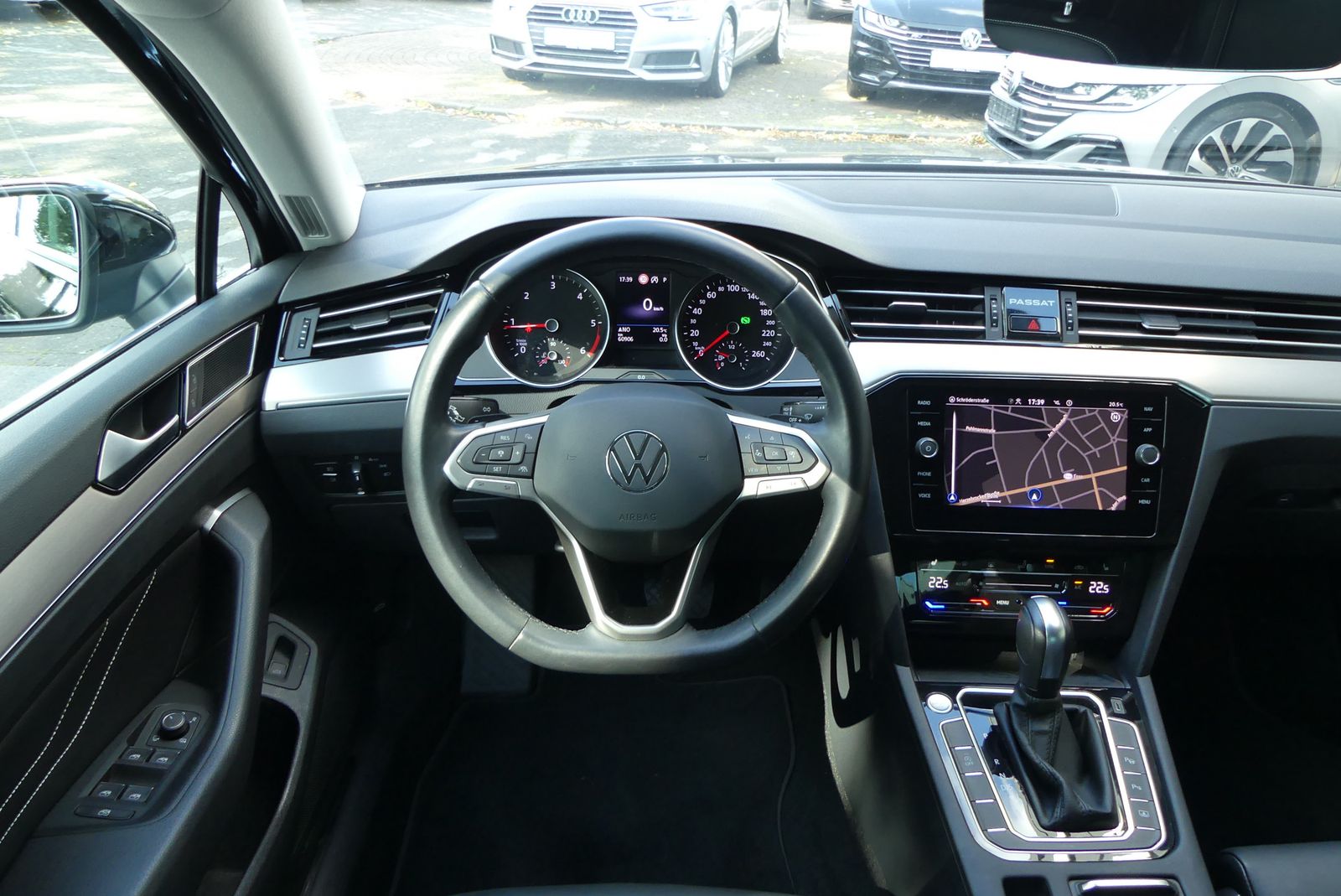 Volkswagen Passat Lim. Elegance - Samsaru's Car Outlet
