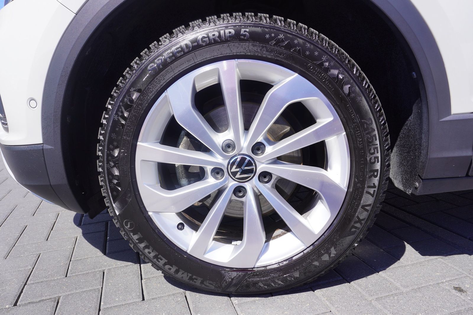 Volkswagen T-Roc 1.5 TSI DSG - Samsaru's Car Outlet
