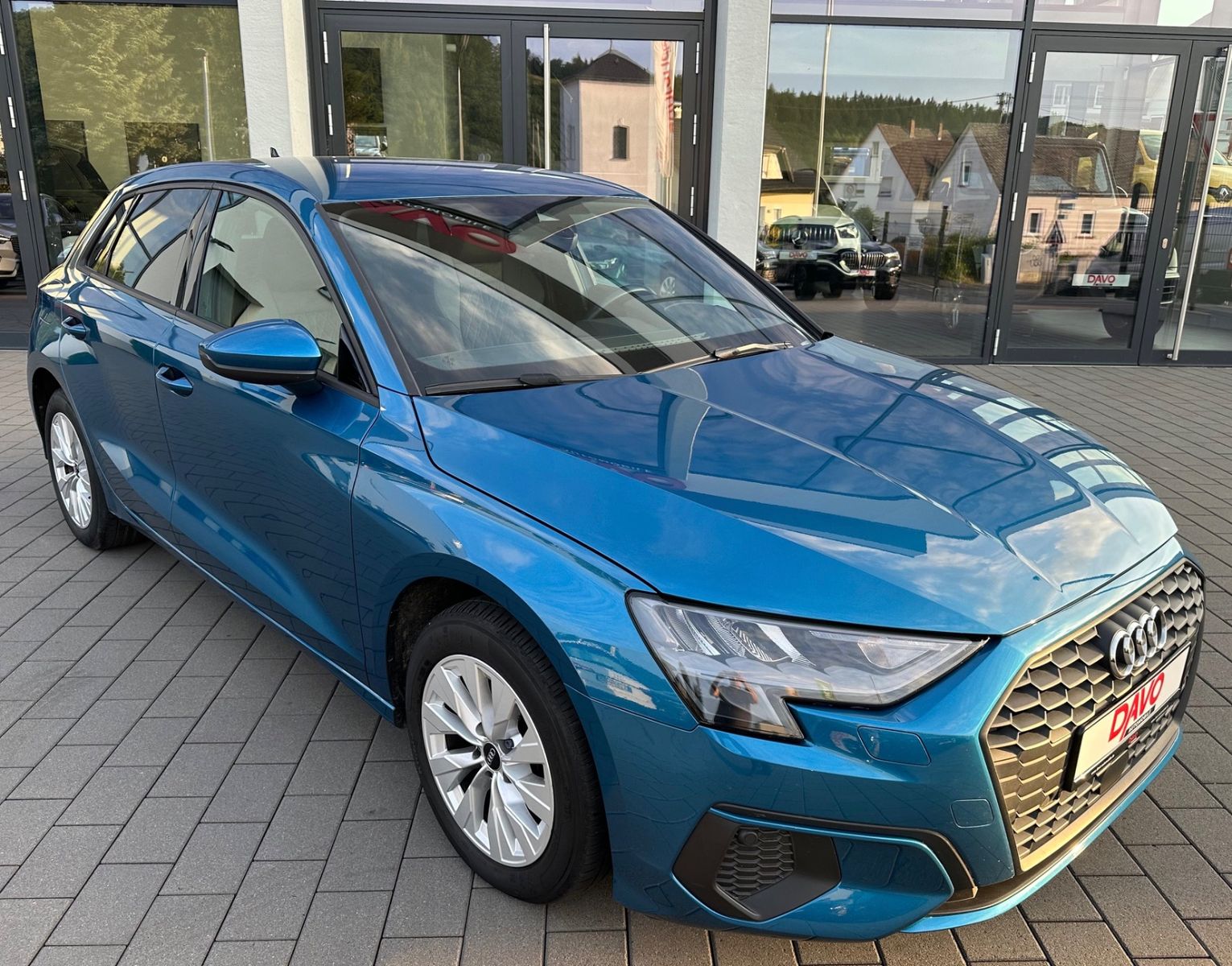 Audi A3 Sportback 40 TFSI e S line - Samsaru's Car Outlet