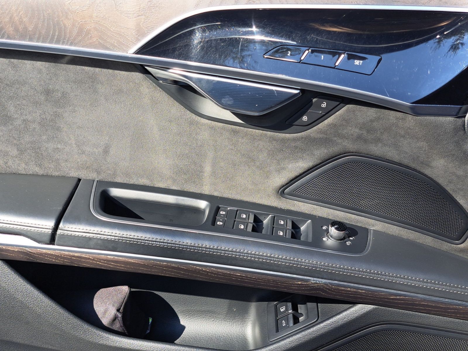 Audi A8 60 TFSIe - Samsaru's Car Outlet