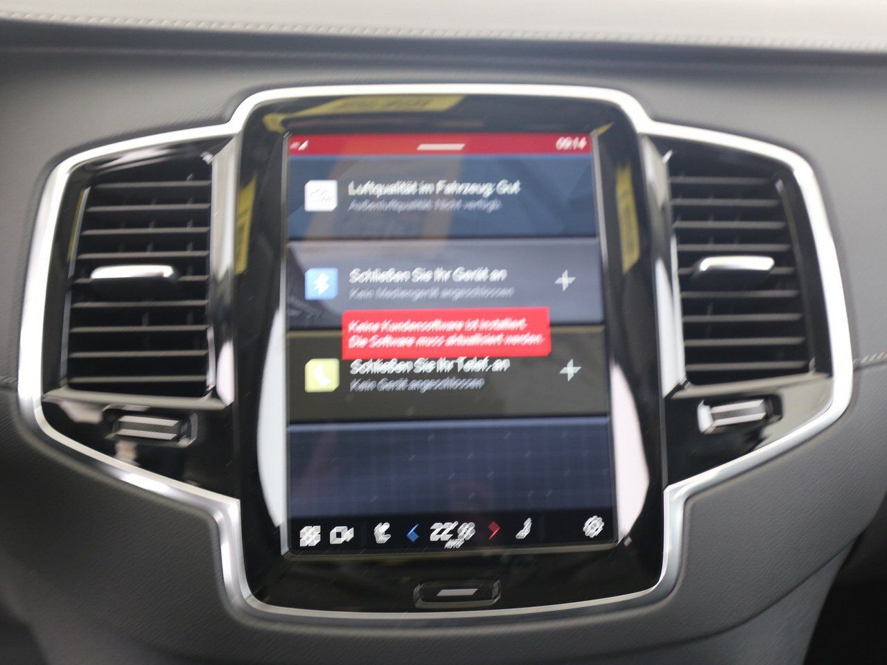Volvo XC90 Recharge T8 Plus Dark - Samsaru's Car Outlet