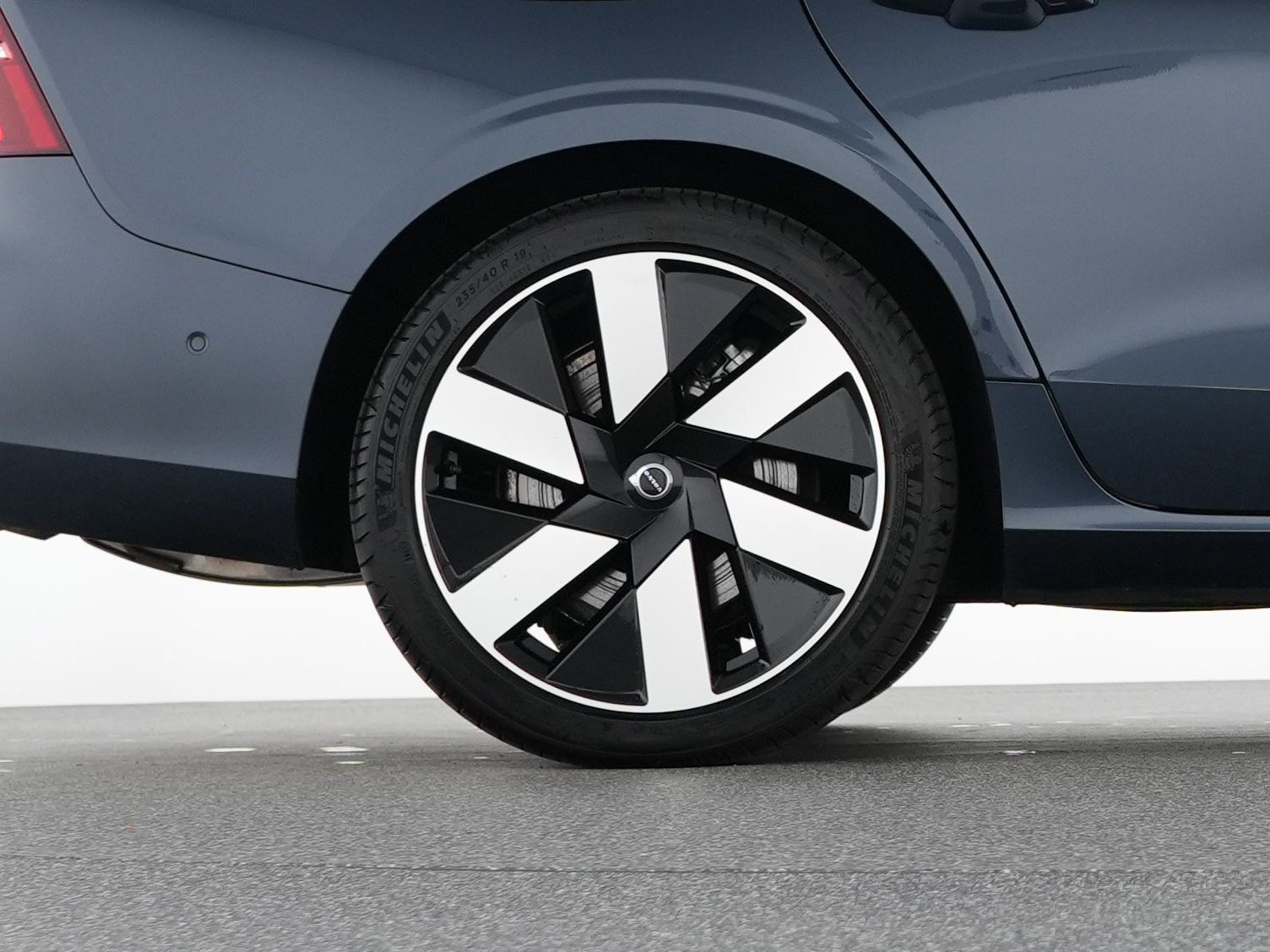 Volvo S60 T8 Recharge AWD Ultimate Dark 19"+B&W+360°