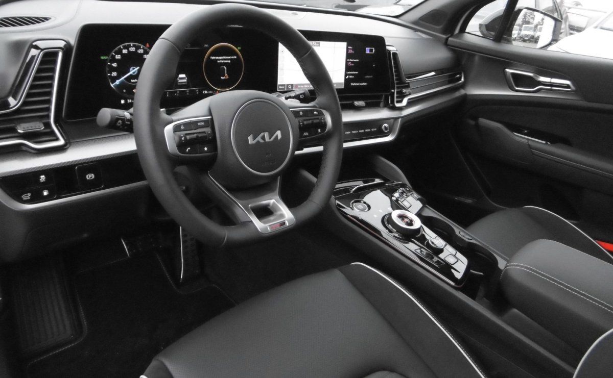 Kia Sportage GT-Line 4WD Plug-in Hybrid - Samsaru's Car Outlet