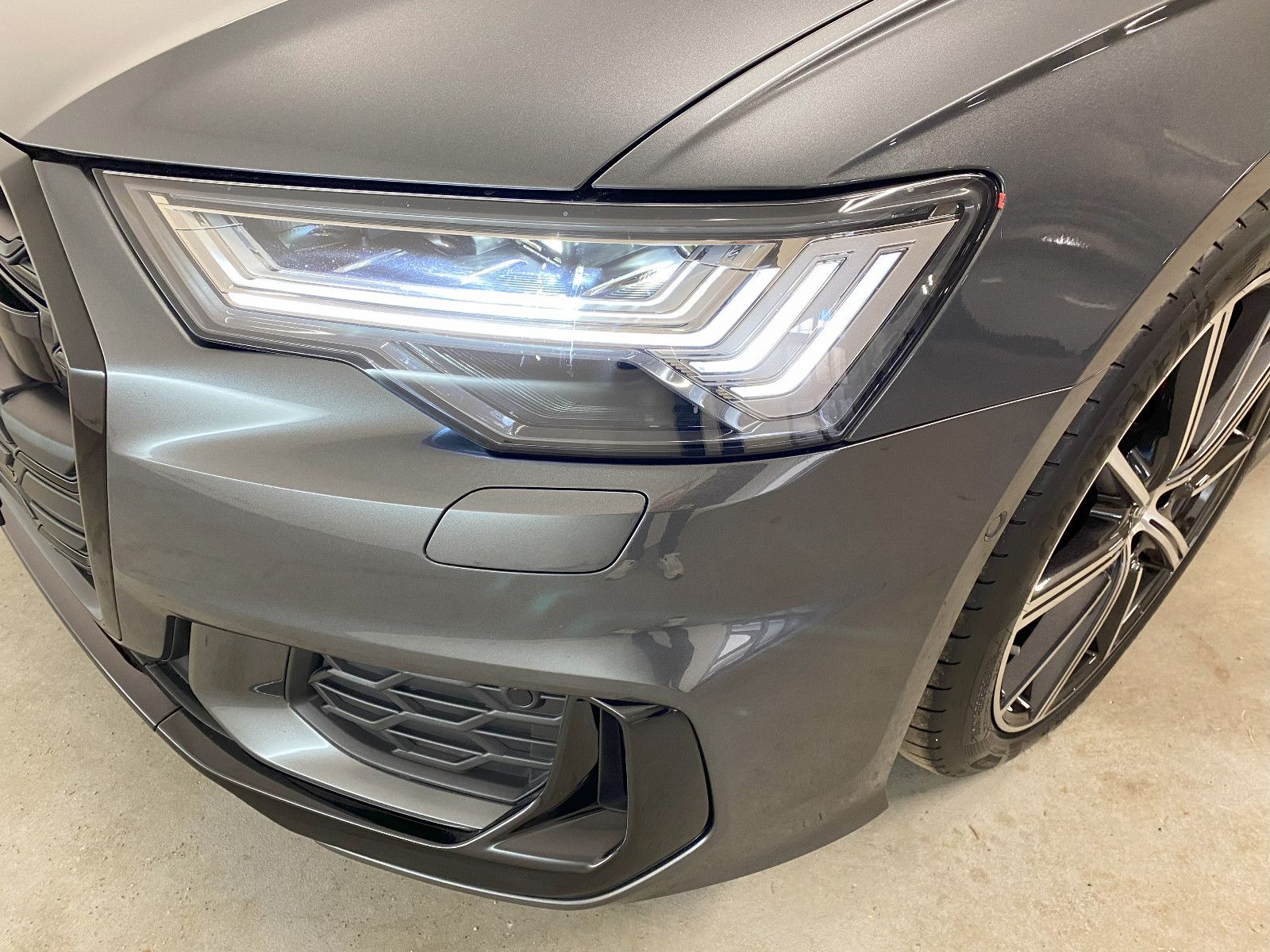 Audi A6 Avant 55 TFSIe quattro S line - Samsaru's Car Outlet