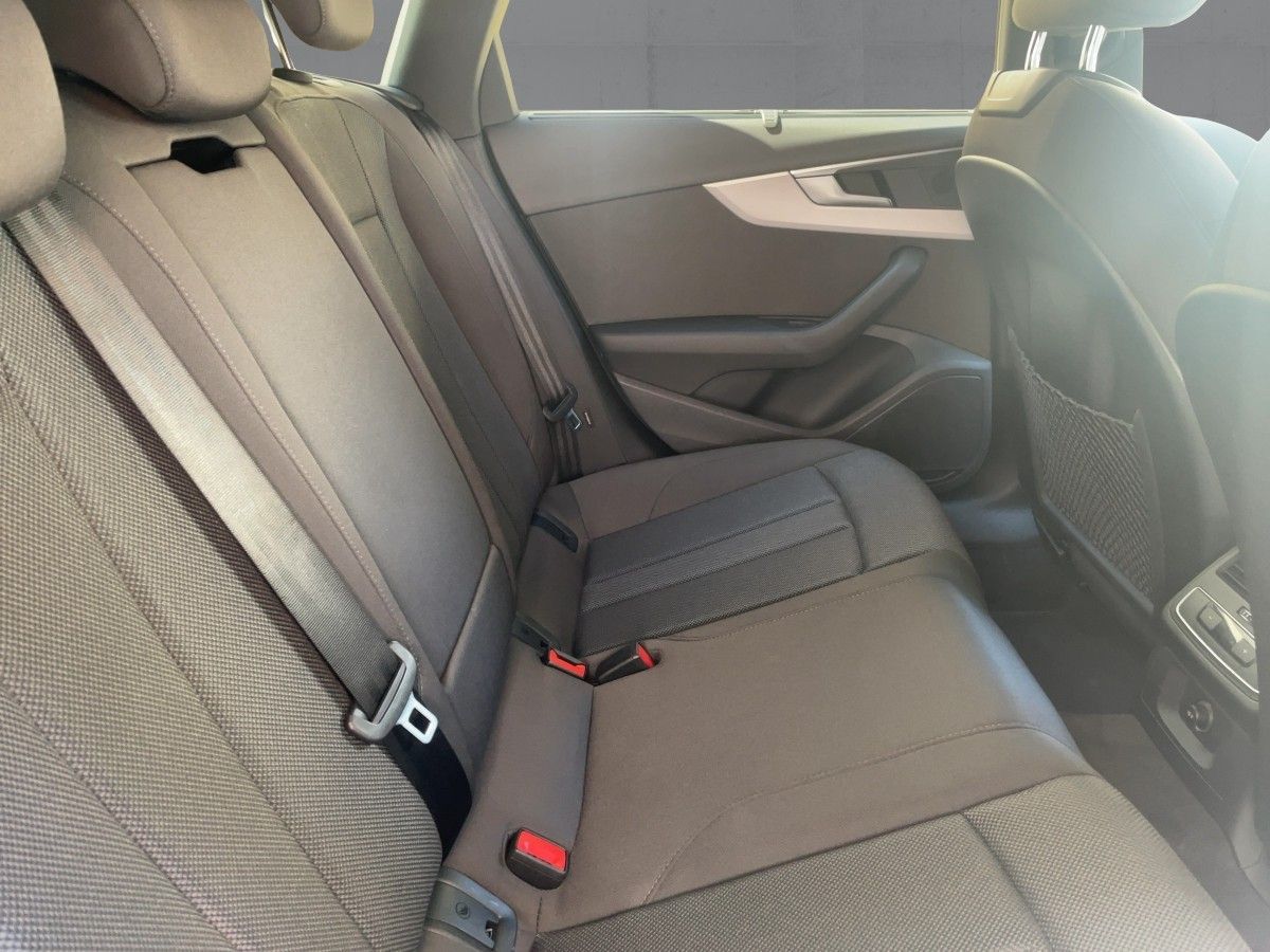 Audi A4 Avant 40 TFSI QU S-TR ADVAN - Samsaru's Car Outlet