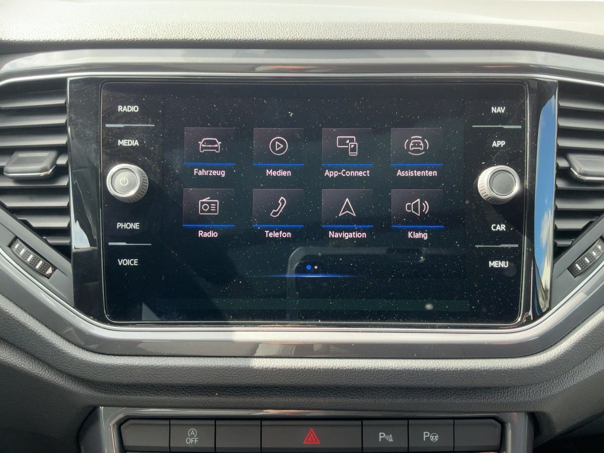 Volkswagen T-Roc 2.0 TSI 4M DSG R-LINE - Samsaru's Car Outlet