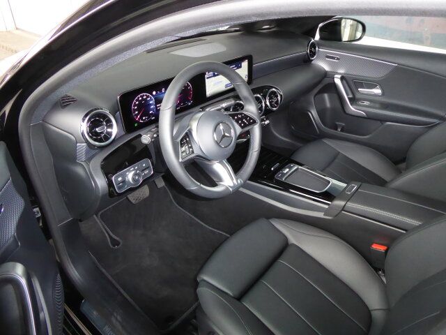 Mercedes-Benz A 200 Progressive Advanced - Samsaru's Car Outlet