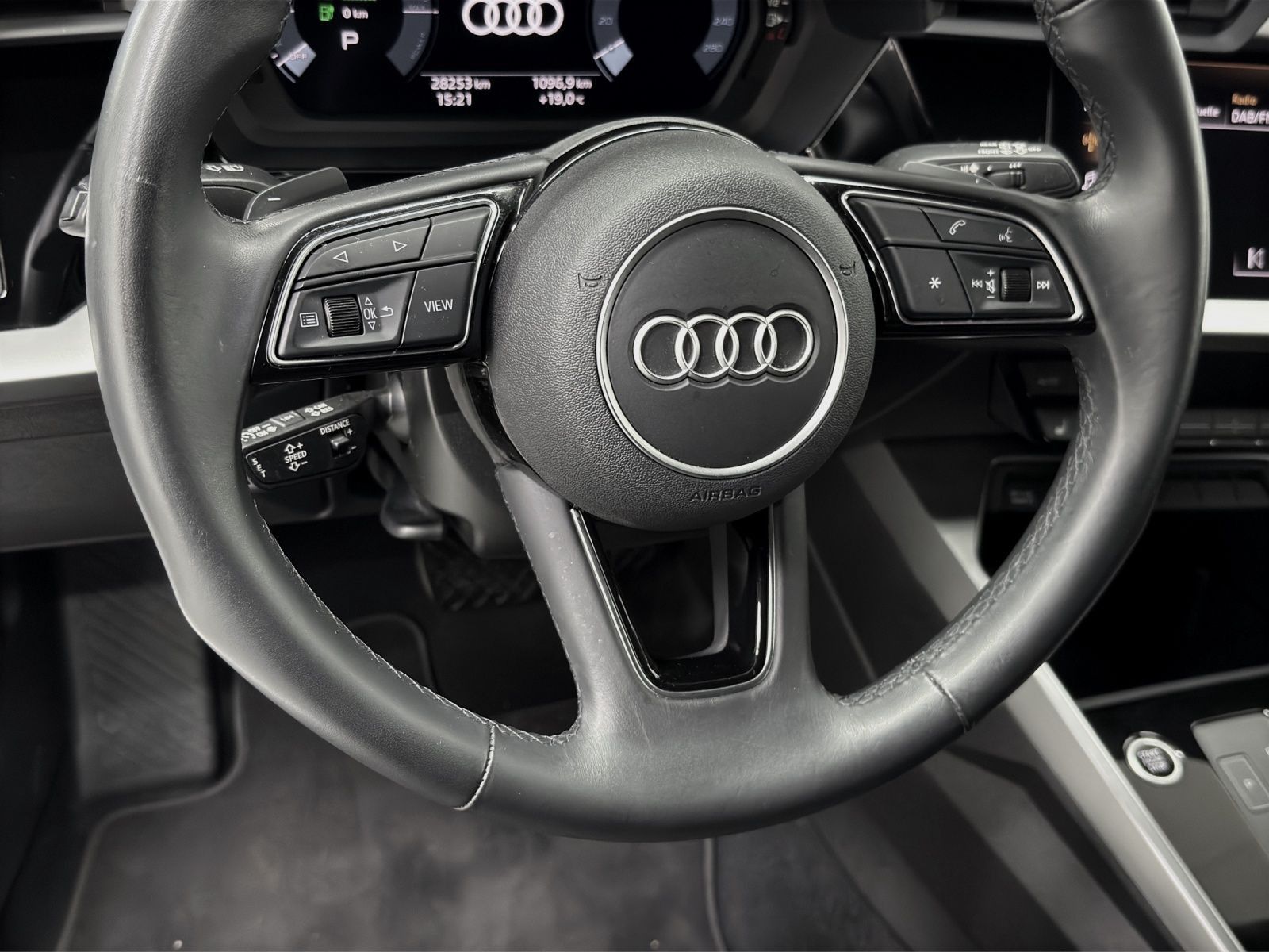 Audi A3 Sportback 45 TFSIe S LINE LM17 TEMPOMAT STAND