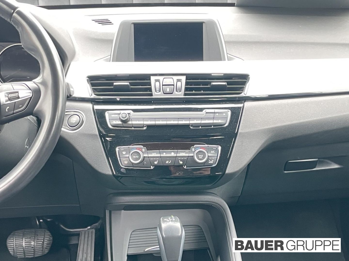 BMW X1 xDrive25e Memory Sportsitze Komfortzugang - Samsaru's Car Outlet
