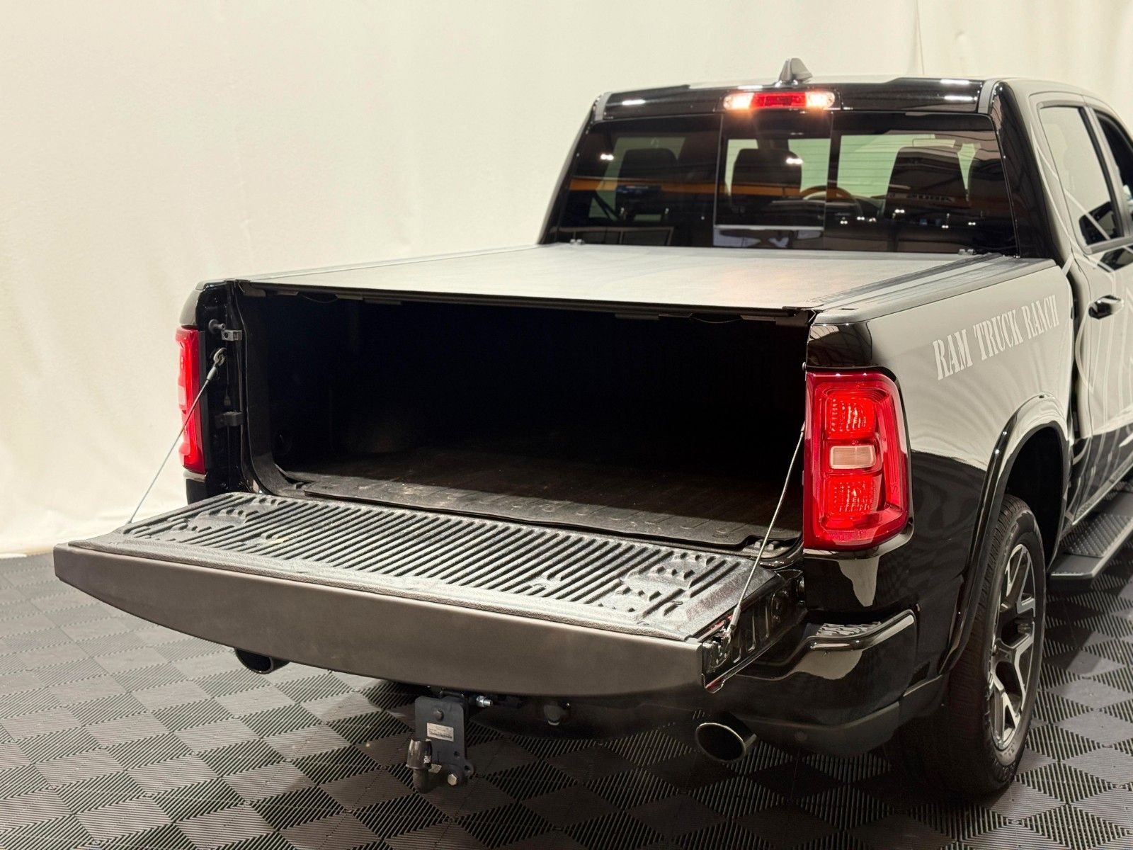 Dodge RAM 1500 Laramie Sport MY25 *LPG,REVOLVER,AHK*
