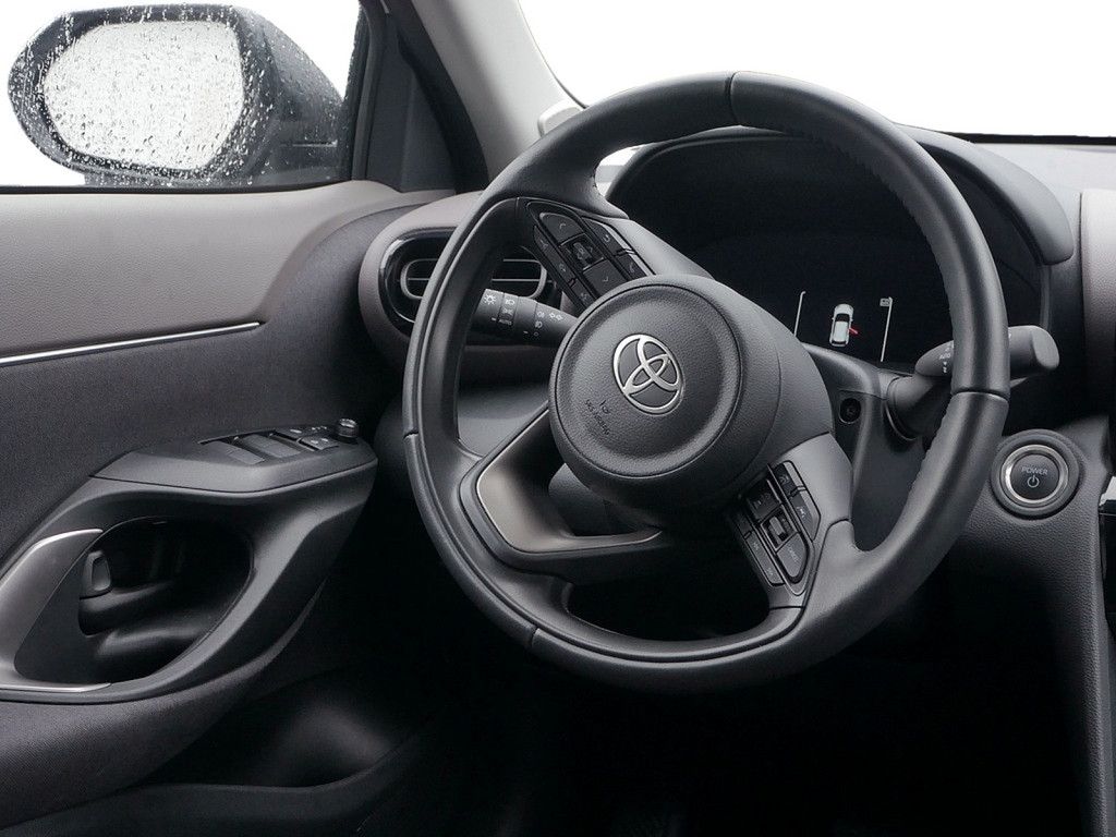 Toyota Yaris Cross Hybrid H&R SHZ KAMERA NAVI ACC LED