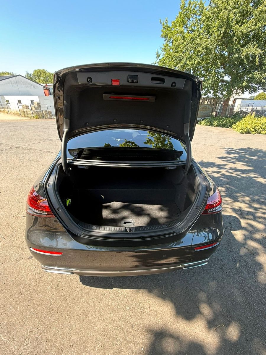 Mercedes-Benz E-Klasse 300E - Samsaru's Car Outlet
