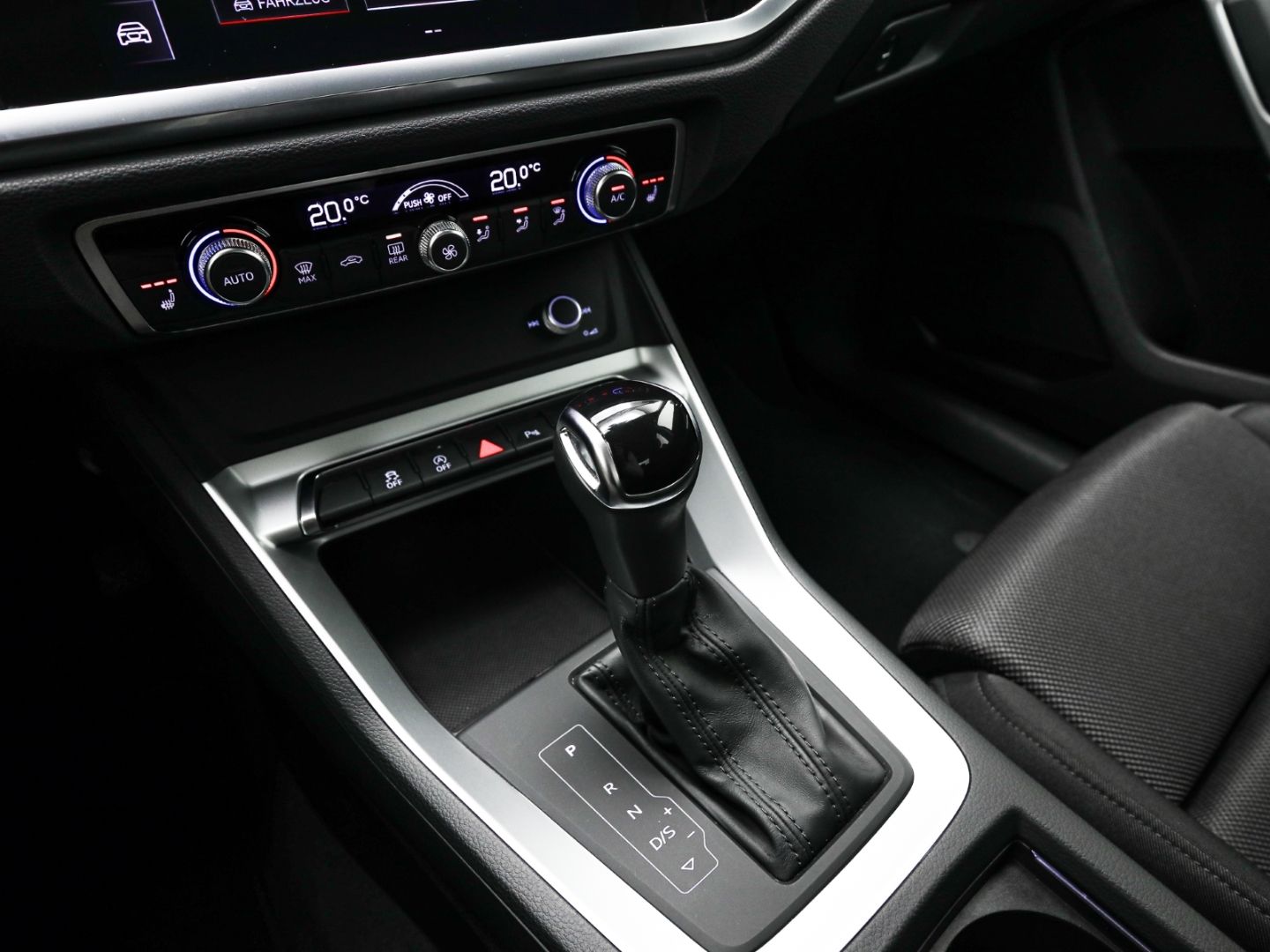Audi Q3 40 TFSI quattro S line - Samsaru's Car Outlet