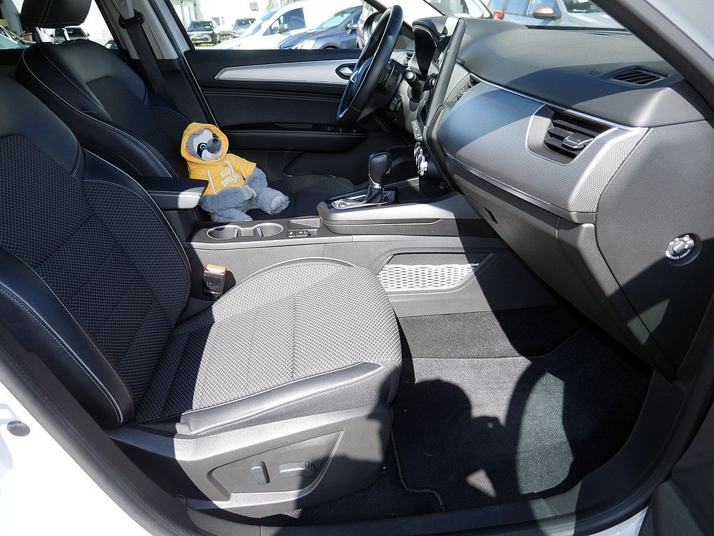 Renault Arkana Techno TCe 140 EDC - Samsaru's Car Outlet