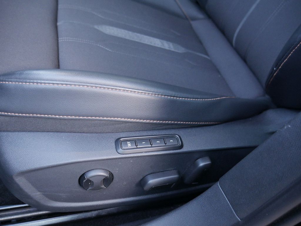 Cupra Formentor 2.0 TSI VZ NAVI AHK ACC LED PANO BEATS