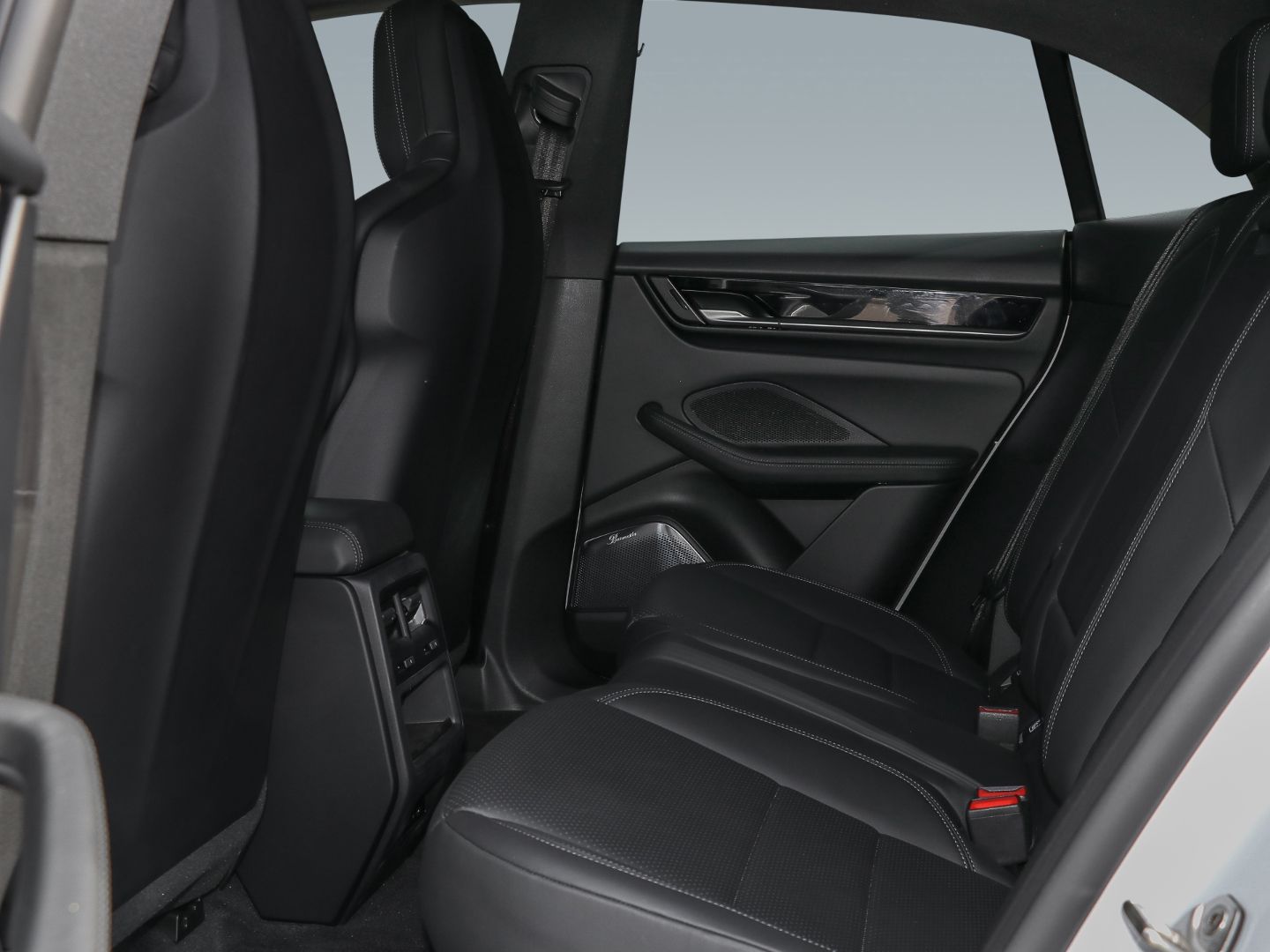 Porsche Macan 4S Burmester HA-Lenkung InnoDrive 22-Zoll