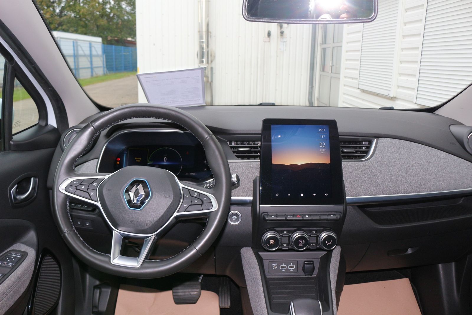 Renault ZOE Intens R135 Z.E. 50 - Samsaru's Car Outlet