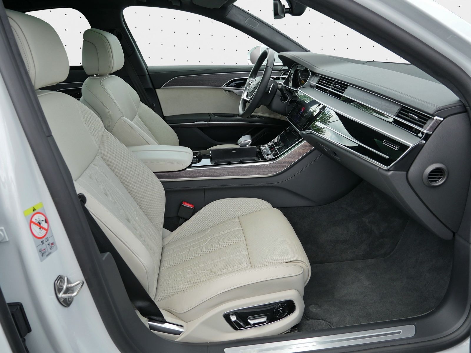 Audi A8 60 TFSI e quattro - Samsaru's Car Outlet