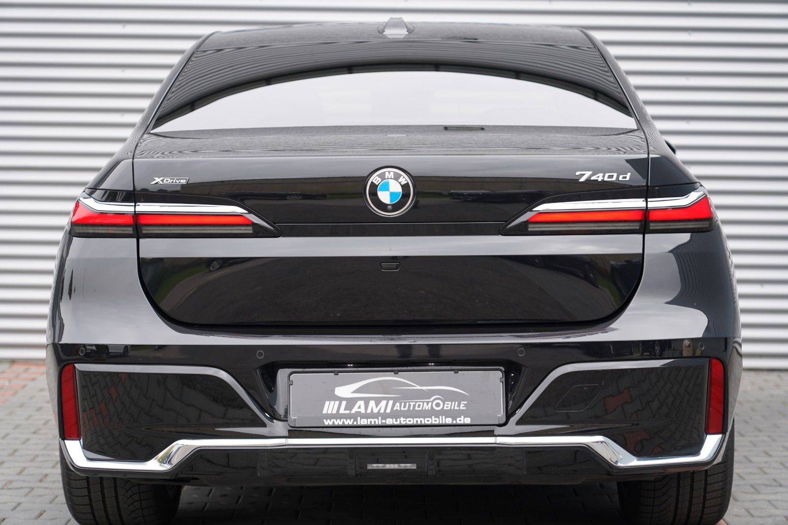 BMW 740d xDrive M Sport SKYLOUNGE ICONIC 360 HUD B&W