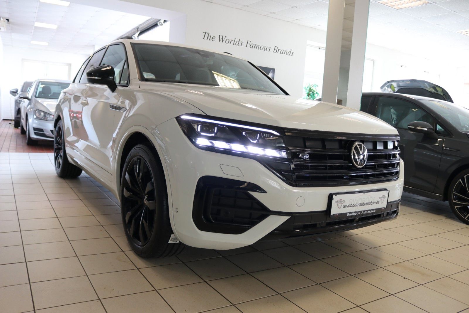 Volkswagen Touareg R-Line Luft AHK Matrix Pano 360° STHZ