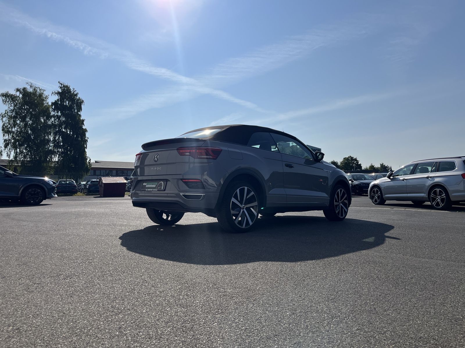 Volkswagen T-Roc 1.5 TSI R-Line - Samsaru's Car Outlet