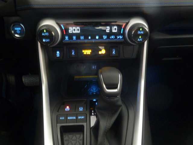 Toyota RAV 4 Hybrid Style - Samsaru's Car Outlet